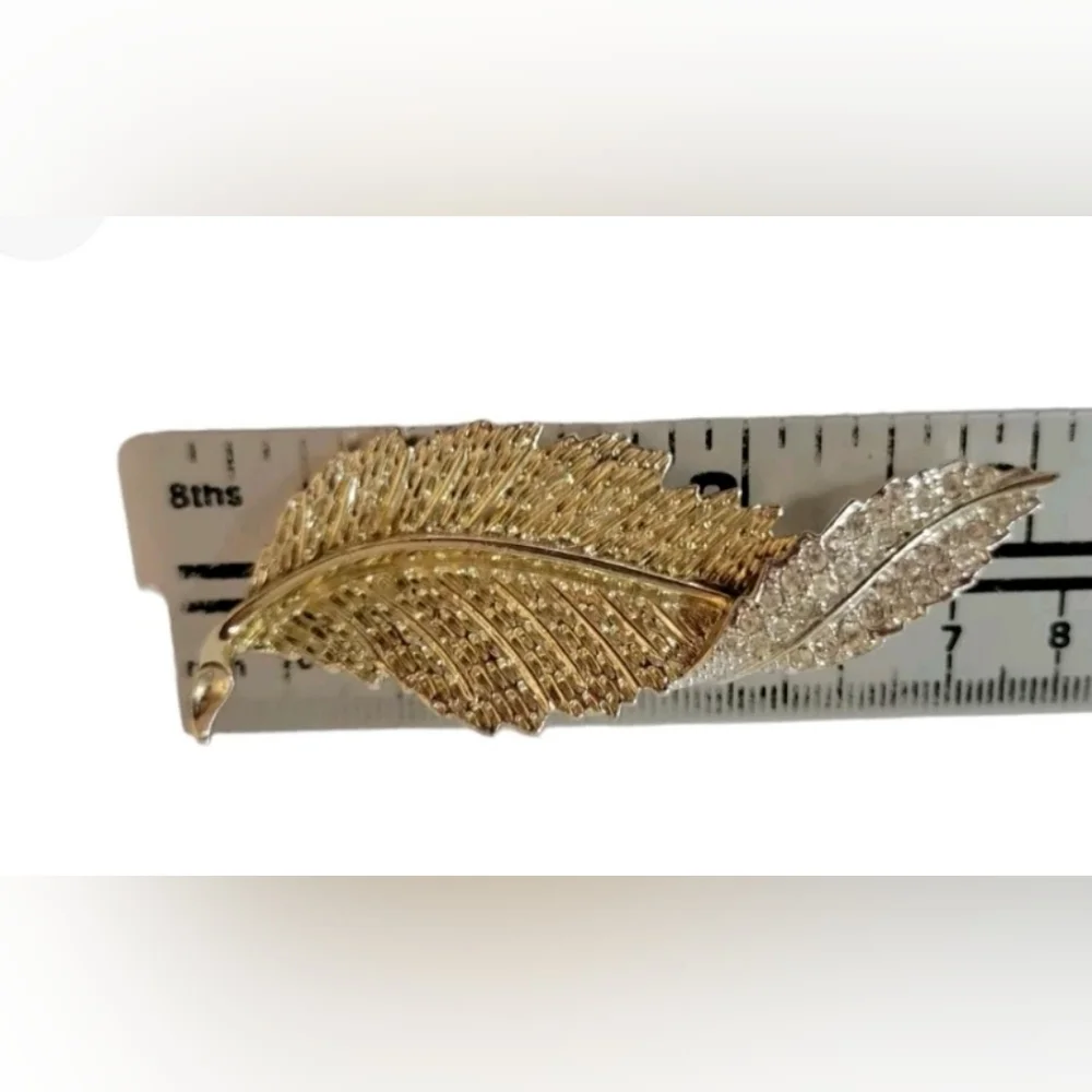 Sarah Coventry Two-Tone leaf brooch 60s silvertone Goldtone Crystals Fall Autumn